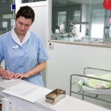 porodnisnica_20_let_poroda_v_vodi_-_valter_leban-2328