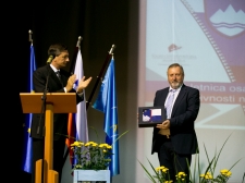 25-LET-OSAMOSV-ILB037