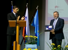 25-LET-OSAMOSV-ILB039