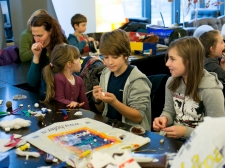 na_roke_za_otroke_-_valter_leban-1052