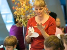 na_roke_za_otroke_-_valter_leban-1106