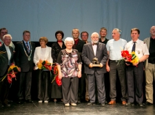 cerknicapodelitev_obcinskih_priznanj-_valter_leban-1957