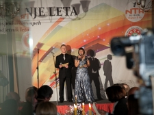 ona_ali_on__2011_v_l-1966