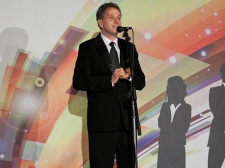 ona_ali_on__2011_v_l-2000