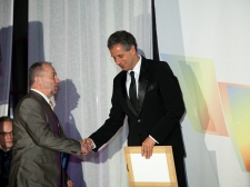 ona_ali_on__2011_v_l-2270