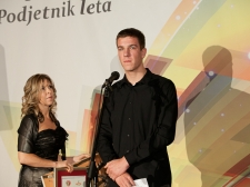 ona_ali_on__2011_v_l-2399