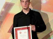 ona_ali_on__2011_v_l-2485