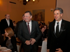 ona_ali_on__2011_v_l-2943