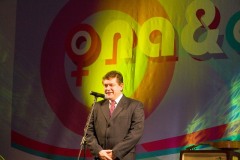 Ona in On 2006