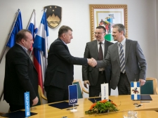 pivka_podpis_pogodbe-_valter_leban-3502