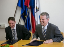 pivka_podpis_pogodbe-_valter_leban-3533