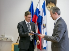 pivka_podpis_pogodbe-_valter_leban-3580