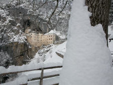 predjamski_grad_zima__-_valter_leban-0987