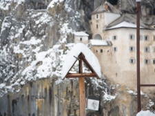 predjamski_grad_zima__-_valter_leban-1014