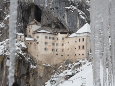 predjamski_grad_zima__-_valter_leban-1032