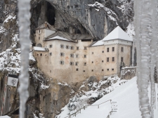 predjamski_grad_zima__-_valter_leban-1033