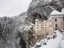 predjamski_grad_zima__-_valter_leban-1054