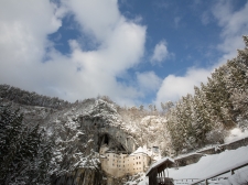 predjamski_grad_zima__-_valter_leban-1268