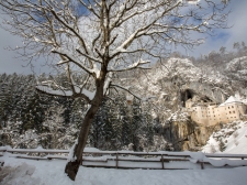 predjamski_grad_zima__-_valter_leban-1292