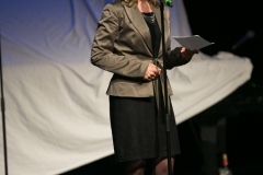 Predstava Postani obcestna svetilka